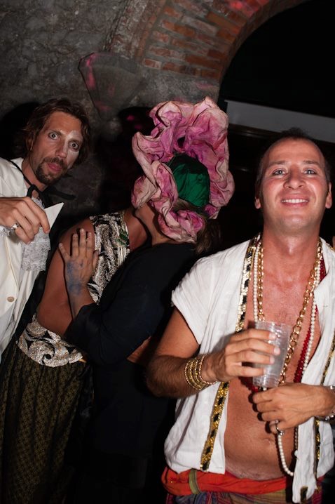 184178_4419794534514_606036961_n