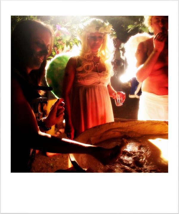 207870_4419048635867_687481610_n