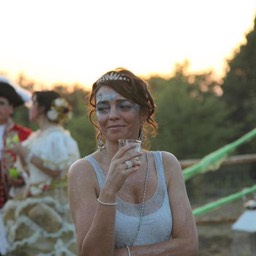 217886_4419305402286_937034290_n