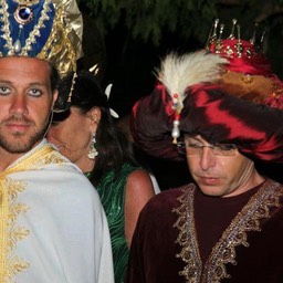 223055_4419137118079_1000953491_n