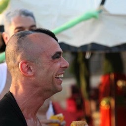 223137_4419216920074_572100958_n