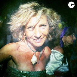 253476_4417863046228_483162461_n