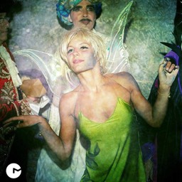 262257_4417866166306_185918969_n