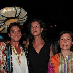 262388_4419127717844_2115811020_n