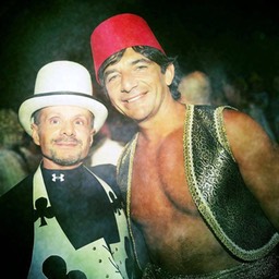 264055_4417875686544_317074399_n