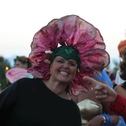 281883_4419273201481_732410946_n