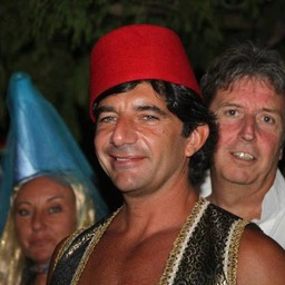 297744_4419213799996_912580986_n