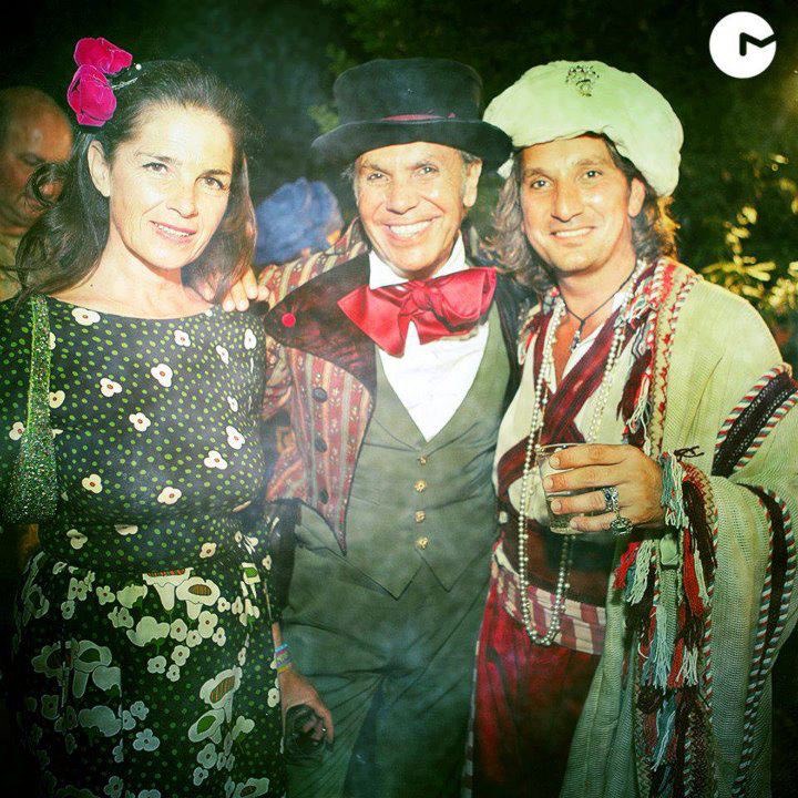 301182_4417837365586_669329379_n