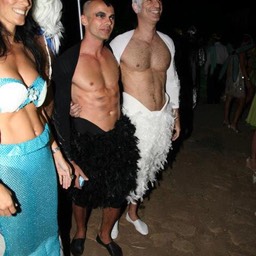 303527_4419215600041_1229404073_n