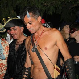 303600_4419148758370_234862122_n