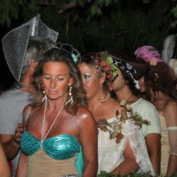 304395_4419198039602_309648980_n