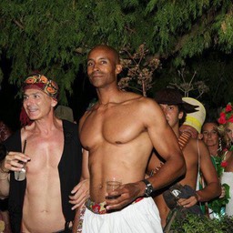 304644_4419122477713_1806088880_n