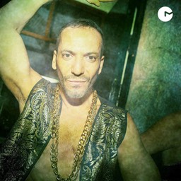 304901_4417877846598_669467995_n