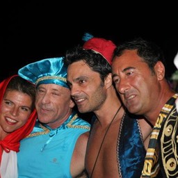 307775_4419116437562_1577464312_n