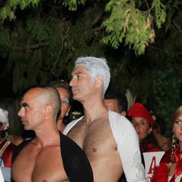 318461_4419135318034_1390074886_n