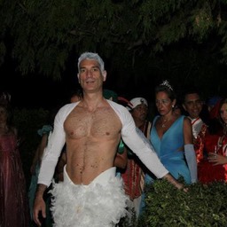 377313_4419223360235_2135195301_n