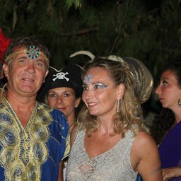 377766_4419219240132_1929618846_n