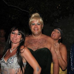 380155_4419111757445_1067211655_n