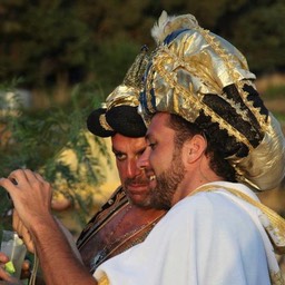 381163_4419232360460_1690698321_n