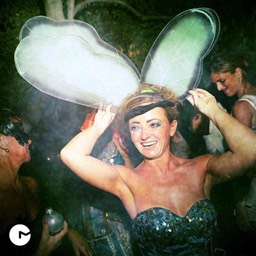 381241_4417869286384_1459917693_n