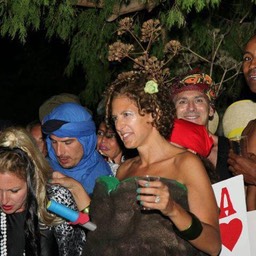 395264_4419185199281_409798333_n