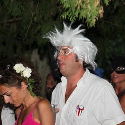 399088_4419109957400_2071306194_n