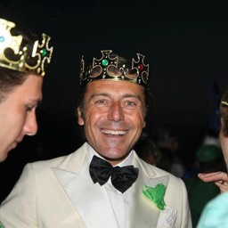 399762_4419142358210_16480660_n