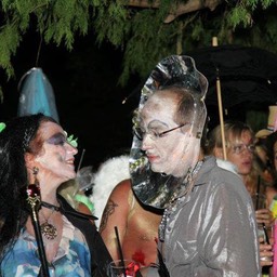 402275_4419237800596_1488436309_n