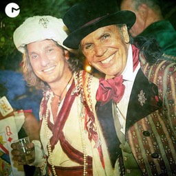 421578_4417844565766_2007986700_n