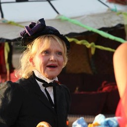 423618_4419119997651_472668657_n