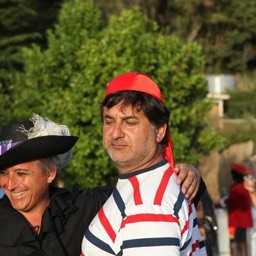 424634_4419283801746_1044785294_n