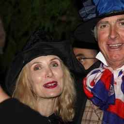 481067_4419140358160_1684673408_n