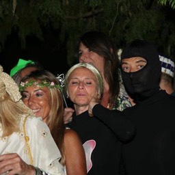 485797_4419289841897_1942536163_n