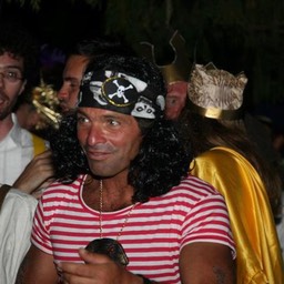 485894_4419199559640_582479259_n