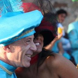 486764_4419221680193_1459303320_n