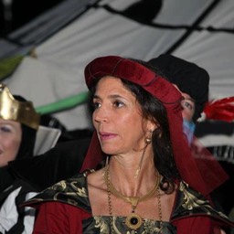 486829_4419279001626_107764969_n