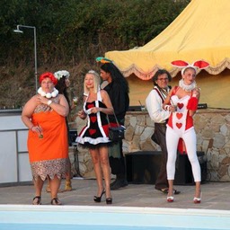 487558_4419174759020_382739198_n