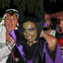 523413_4419280361660_1989708707_n