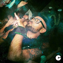 530049_4417868846373_2021432802_n