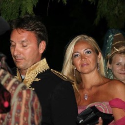 540076_4419118237607_283506614_n