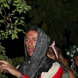 546284_4419199959650_700067270_n