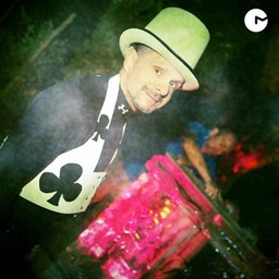 551829_4417876486564_1679831071_n