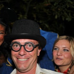 551871_4419205239782_347311552_n