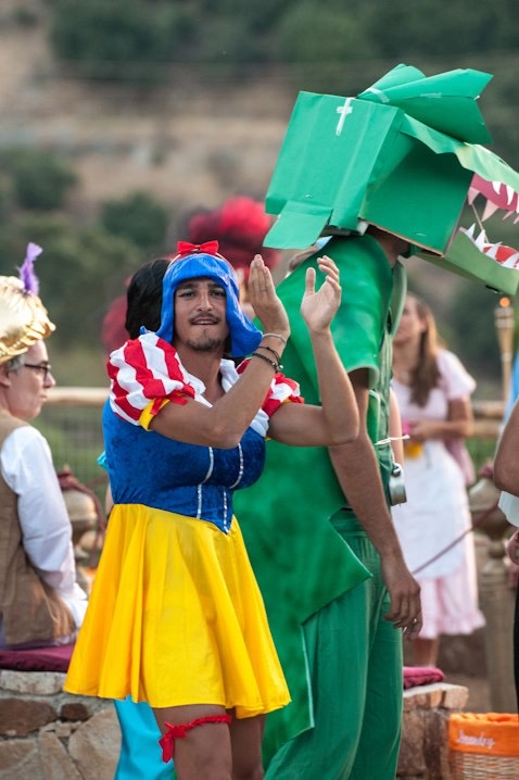 557177_4419622330209_1344529111_n