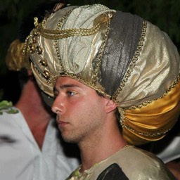 557338_4419139598141_560065091_n