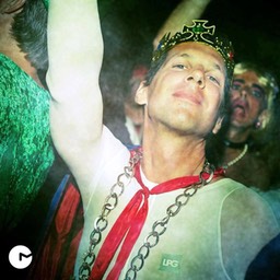 557381_4417863606242_1970900470_n