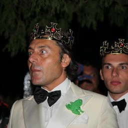 557536_4419271761445_779743254_n