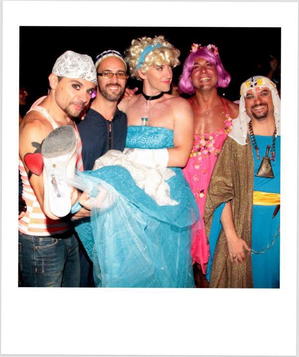 558274_4419057356085_1569191214_n