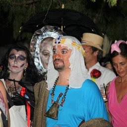 558489_4419161118679_1435800022_n