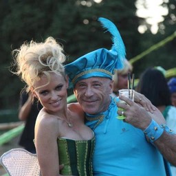 558608_4419193479488_1125858911_n